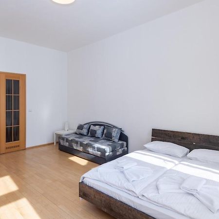 Apartment Stepanska ปราก ภายนอก รูปภาพ