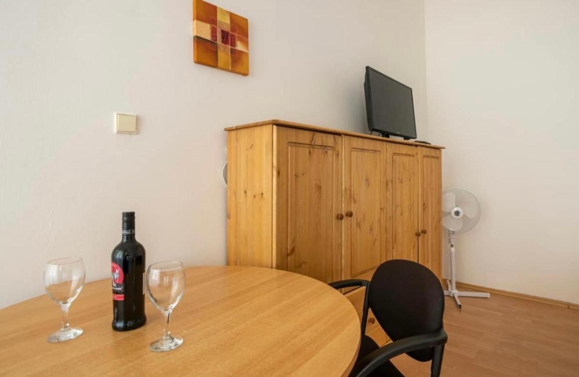 Apartment Stepanska ปราก ภายนอก รูปภาพ