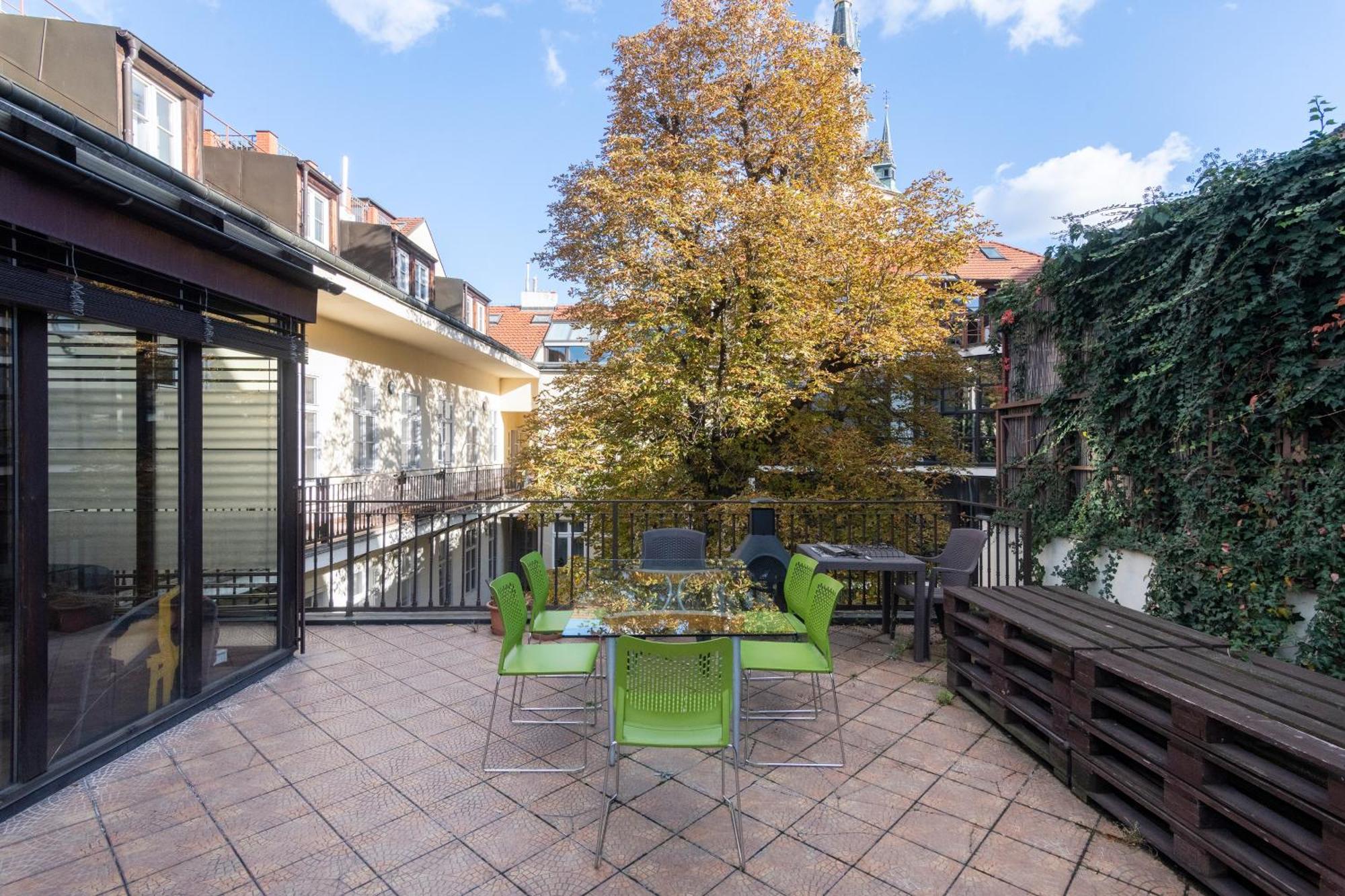 Apartment Stepanska ปราก ภายนอก รูปภาพ