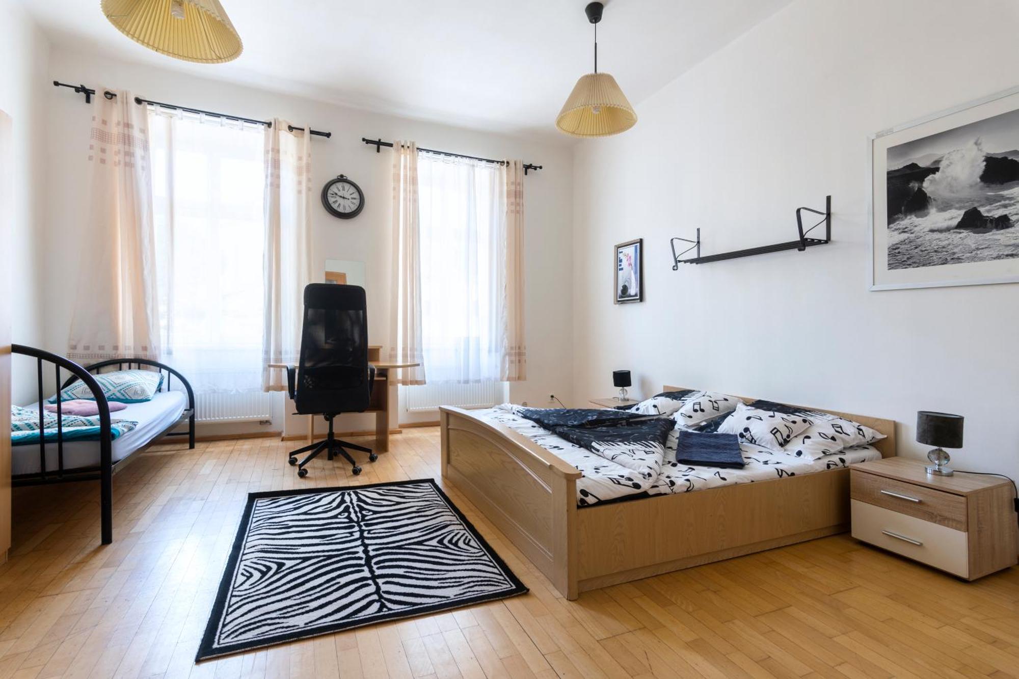 Apartment Stepanska ปราก ภายนอก รูปภาพ