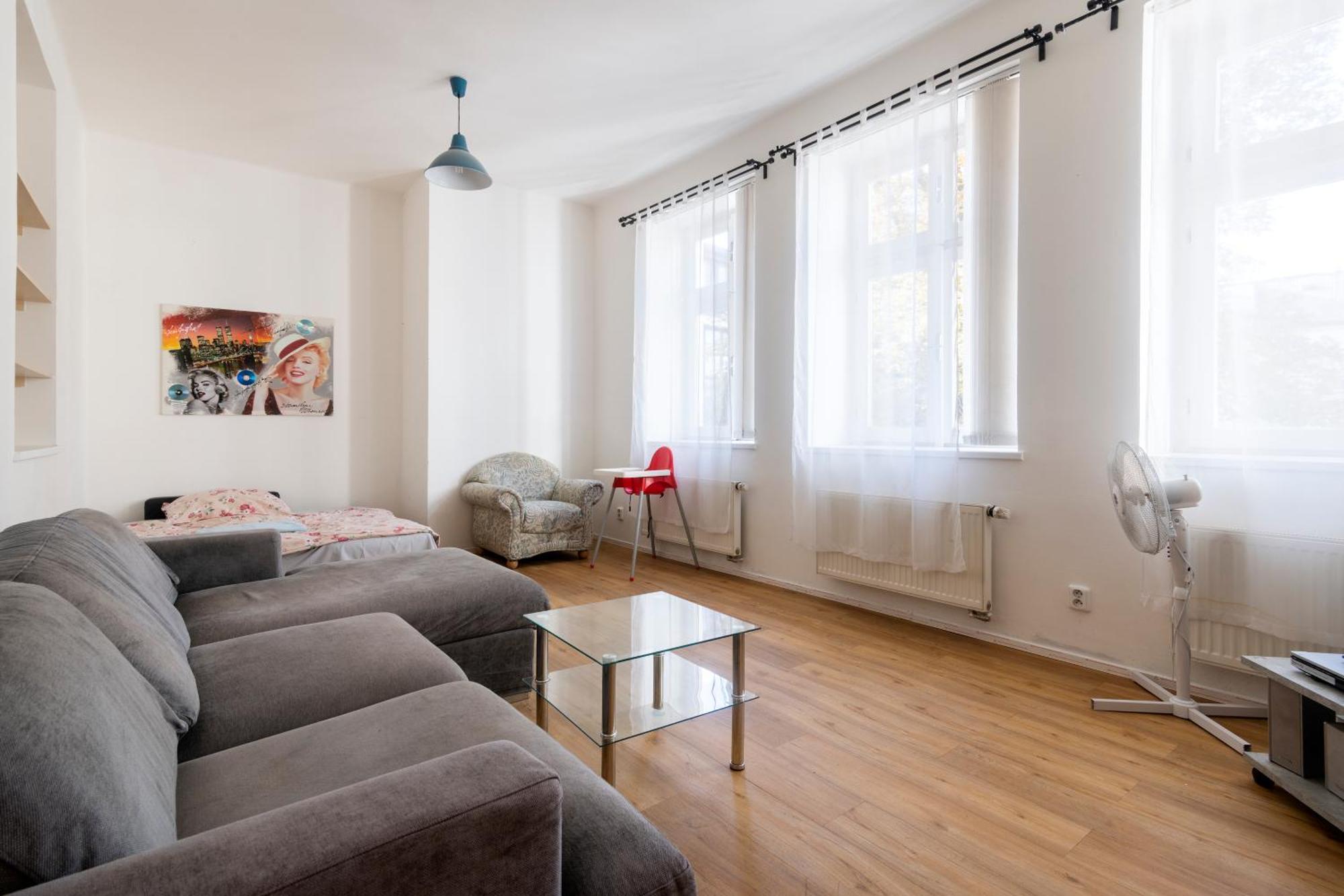 Apartment Stepanska ปราก ภายนอก รูปภาพ