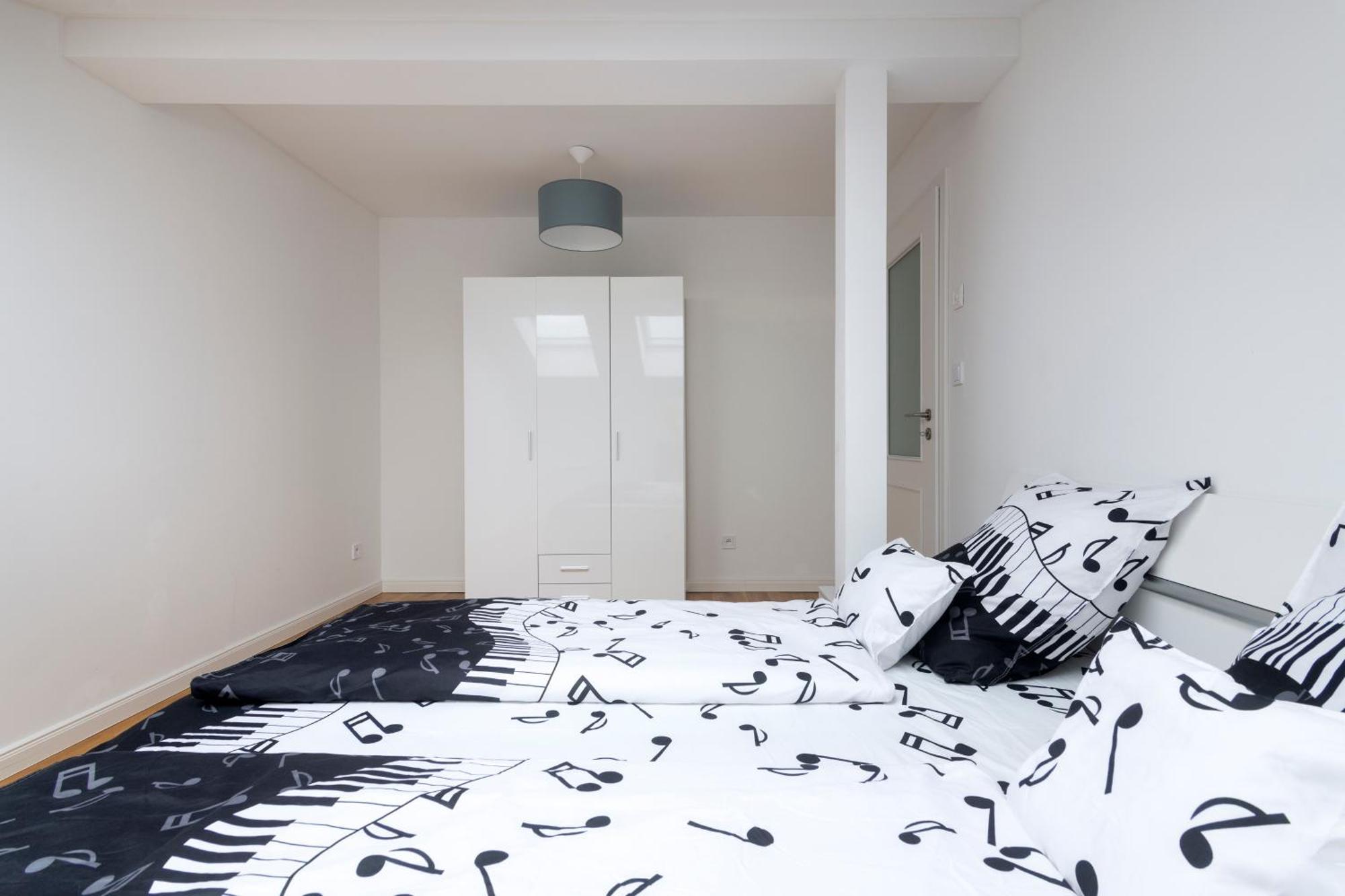 Apartment Stepanska ปราก ภายนอก รูปภาพ