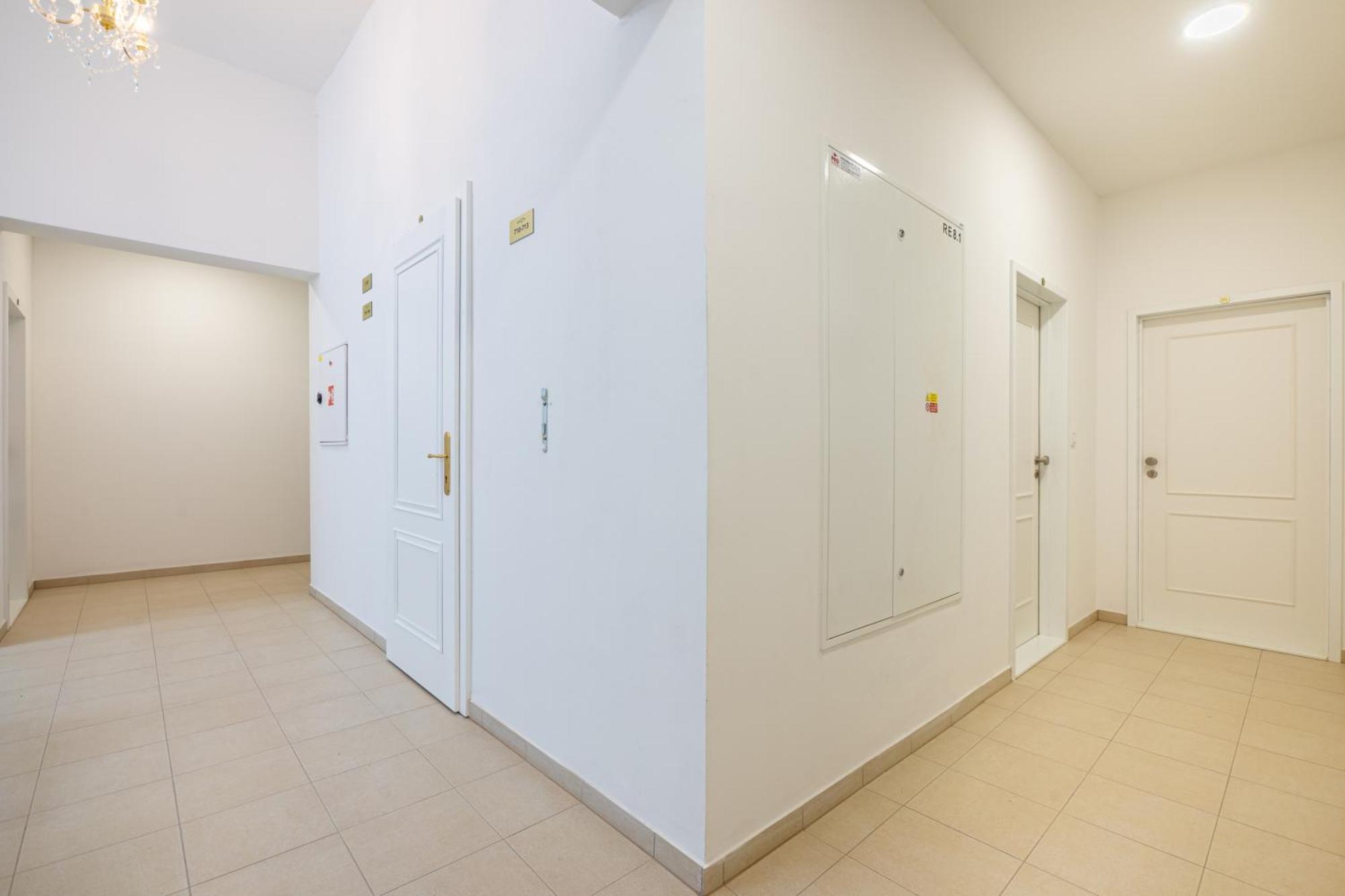 Apartment Stepanska ปราก ภายนอก รูปภาพ